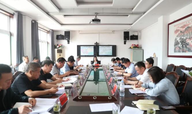 区委书记张潞萍,区人大常委会副主任刘鹰,区政府副区长刘瑞平,陈利平