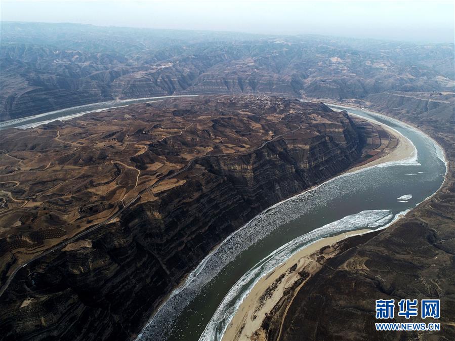 （美丽中国）（5）“银色巨龙”——黄河临汾段现流凌景观