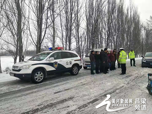 寒冬暖举——岚县交警驾起生命线为生命保驾护航 吕梁频道 黄河新闻网